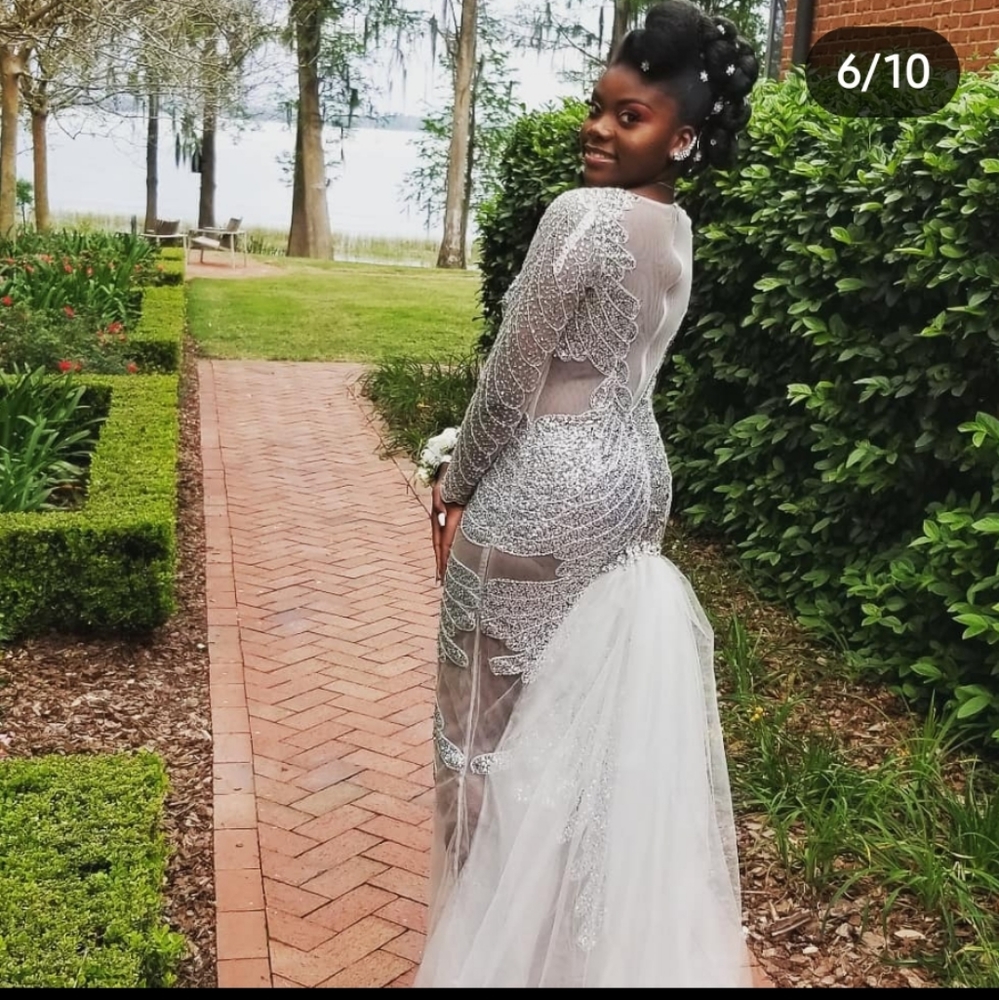 Dress - Picture 7 of 7